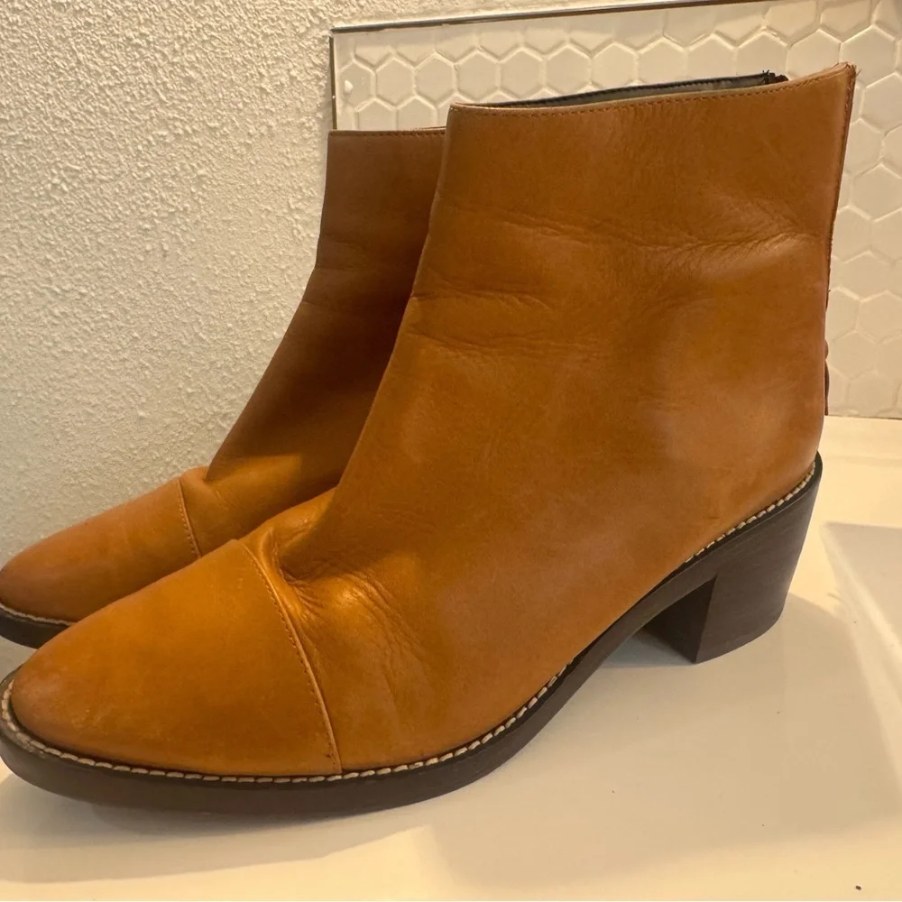 Cole Haan Grand 360 Leather Winnie Boots. NWOT Excellent Condition